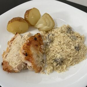 Frango Assado com Farofa de Miúdos